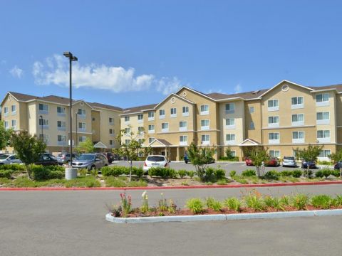 Hotels Near Melissa Villaseñor